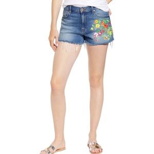 7 For All Mankind Floral Embroidered Jean Shorts 
Size 30 Excellent Condition